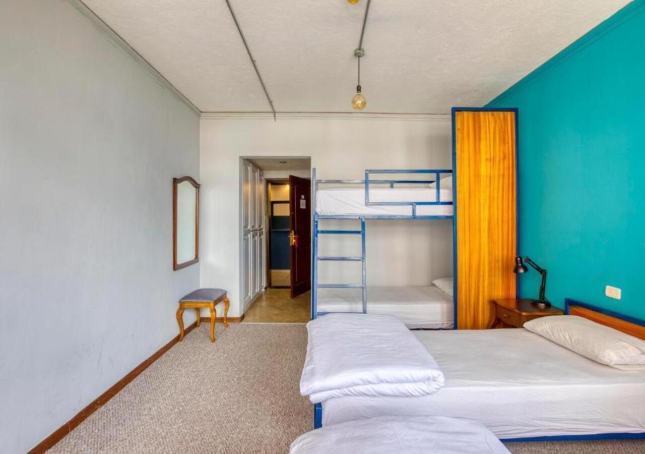 Hotel Selina Quito Esterno foto