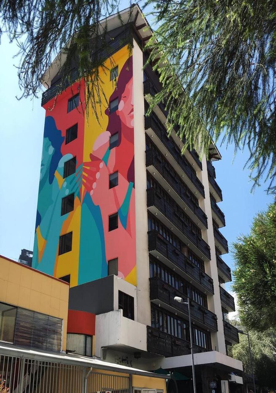 Hotel Selina Quito Esterno foto